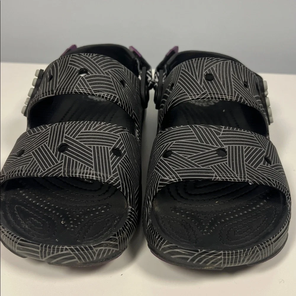 CROCS Marvel Black Panther Purple & Gray Patterned Sandals Unisex Men 6 Women 8‎
